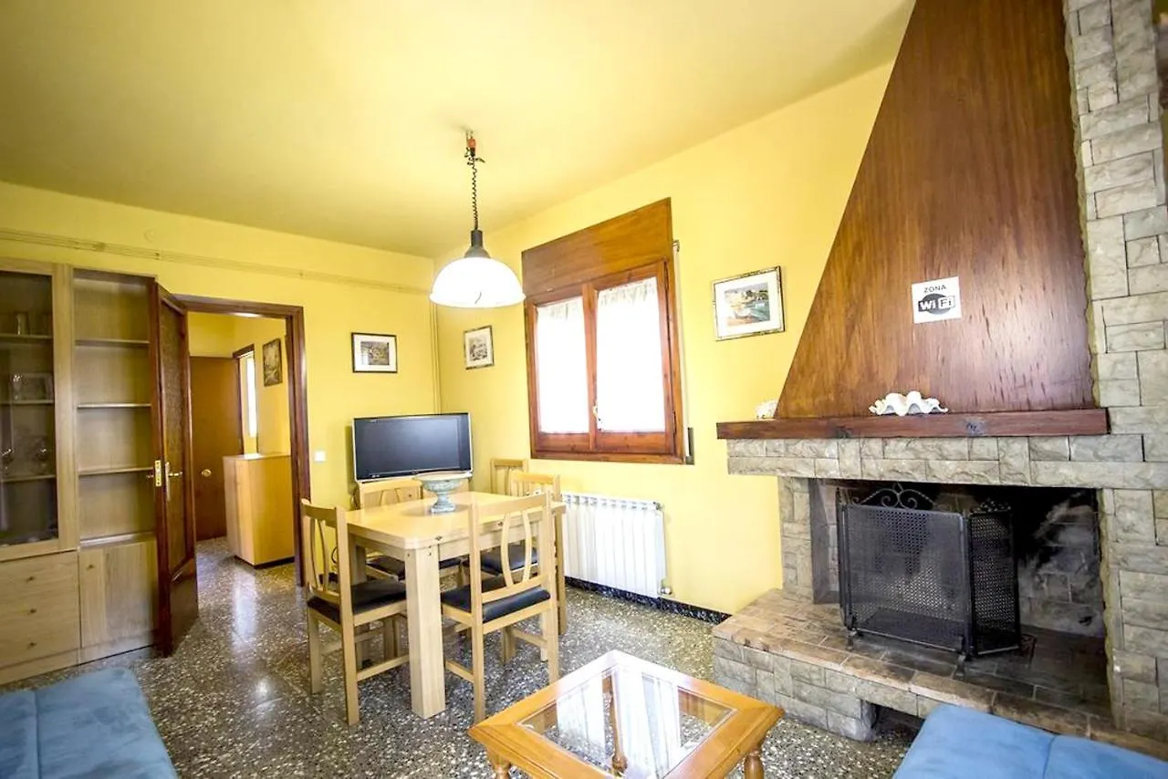 Spacious Apartment In Canyelles With Private Pool Spanje