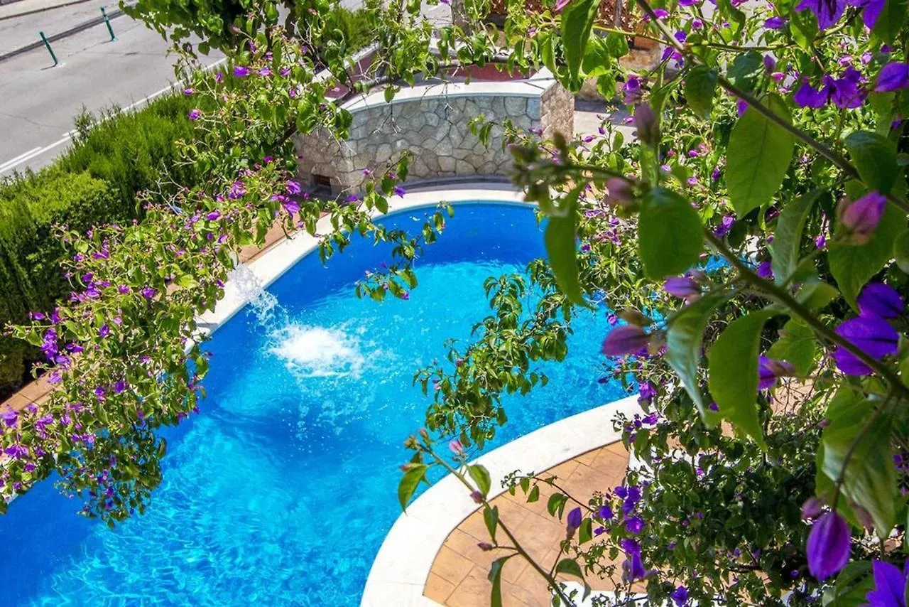 Spacious Apartment In Canyelles With Private Pool 0*, Canyelles (Catalonia) Espanha